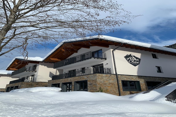 Foto van Luxe Chalet in Gaschurn bij Skilift - Vakantiehuis in Gaschurn - ExteriorWinter