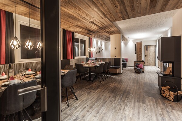 Foto van Luxe Chalet in Gaschurn bij Skilift - Vakantiehuis in Gaschurn - DiningRoom