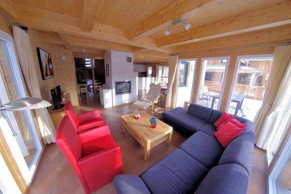Foto van Premium vakantiehuis met sauna en jacuzzi - Vakantiehuis in Hohentauern - LivingRoom