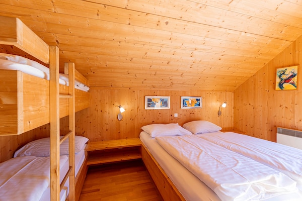 Foto van Premium vakantiehuis met sauna en jacuzzi - Vakantiehuis in Hohentauern - BedRoom