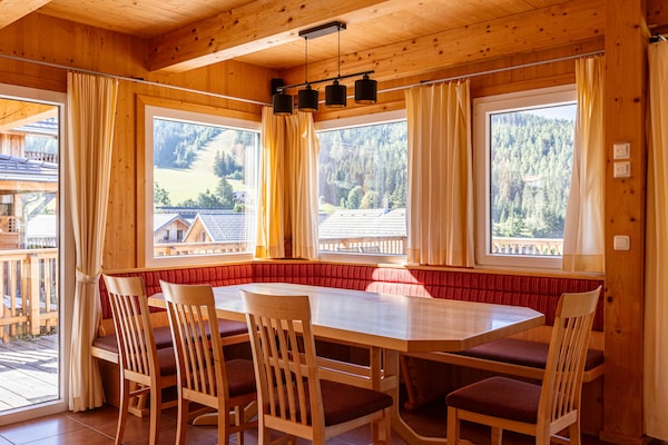 Foto van Premium vakantiehuis met sauna en jacuzzi - Vakantiehuis in Hohentauern - DiningRoom