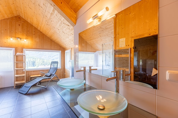 Foto van Premium vakantiehuis met sauna en jacuzzi - Vakantiehuis in Hohentauern - Wellness