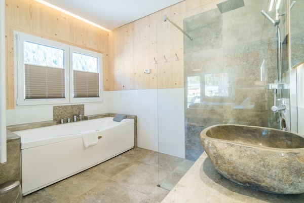 Foto van Premium chalet met whirlpool - Vakantiehuis in Murau - BathRoom