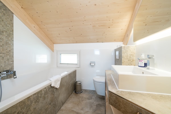 Foto van Premium chalet met whirlpool - Vakantiehuis in Murau - BathRoom