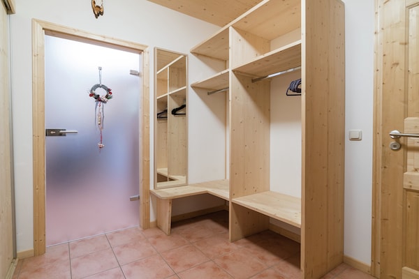 Foto van Sfeervol chalet met hottub - Vakantiehuis in Sankt Georgen am Kresichberg - Landing