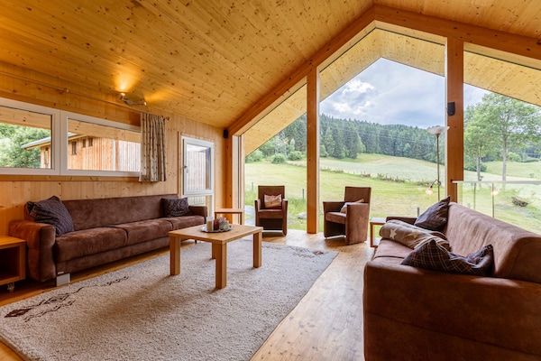 Foto van Premium chalet met infraroodsauna en whirlpool - Vakantiehuis in Sankt Georgen am Kresichberg - LivingRoom