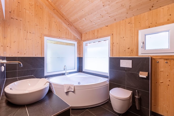 Foto van Premium chalet met infraroodsauna en whirlpool - Vakantiehuis in Sankt Georgen am Kresichberg - BathRoom