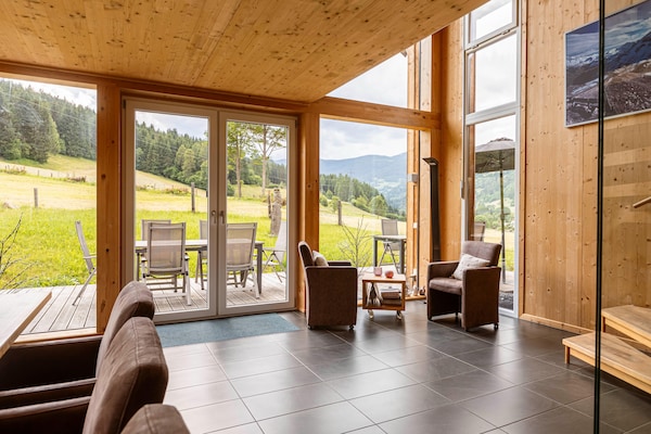 Foto van Premium chalet met infraroodsauna en whirlpool - Vakantiehuis in Sankt Georgen am Kresichberg - LivingRoom