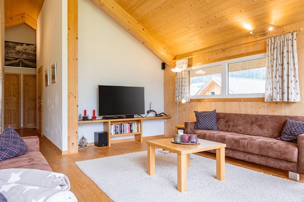 Foto van Premium chalet met infraroodsauna en whirlpool - Vakantiehuis in Sankt Georgen am Kresichberg - LivingRoom