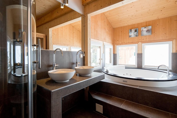 Foto van Sfeervol chalet met hottub - Vakantiehuis in Turracherhöhe - BathRoom