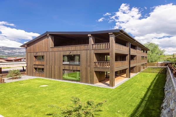 Foto van Premium vakantieappartement met sauna en tuin - Vakantiehuis in Haus im Ennstal - ExteriorSummer