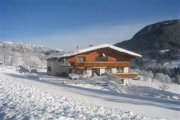 Foto van Appartement vlakbij skigebied in Schladming - Vakantiehuis in Rohrmoos Schladming - ExteriorWinter