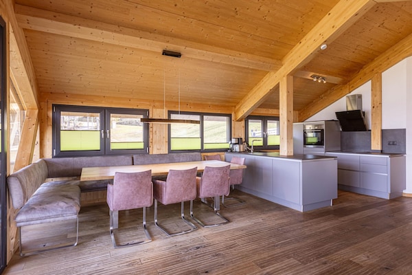 Foto van Premium chalet met sauna - Vakantiehuis in Schladming - Pichl, Ennstal - LivingRoom