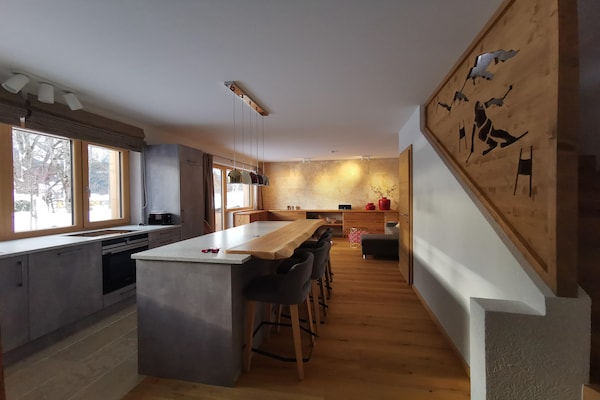 Foto van Premium chalet in Tauplitz met sauna en zwembad - Vakantiehuis in Bad Mitterndorf - DiningRoom