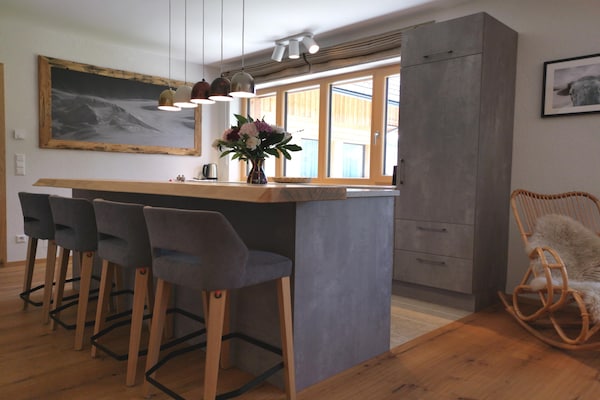 Foto van Premium chalet in Tauplitz met sauna en zwembad - Vakantiehuis in Bad Mitterndorf - DiningRoom
