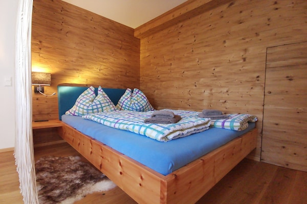 Foto van Premium chalet in Tauplitz met sauna en zwembad - Vakantiehuis in Bad Mitterndorf - BedRoom