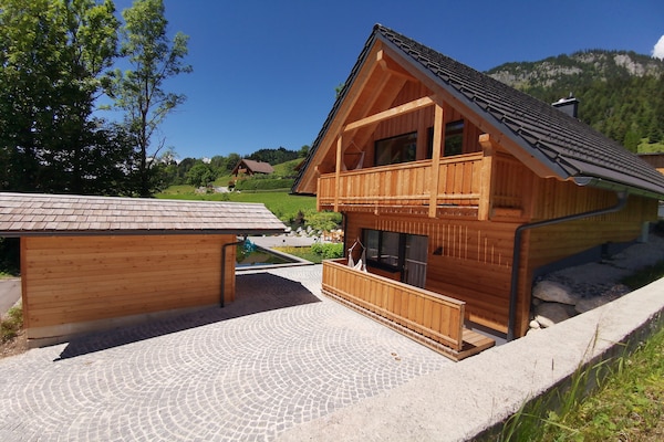 Foto van Premium chalet in Tauplitz met sauna en zwembad - Vakantiehuis in Bad Mitterndorf - TerraceBalcony