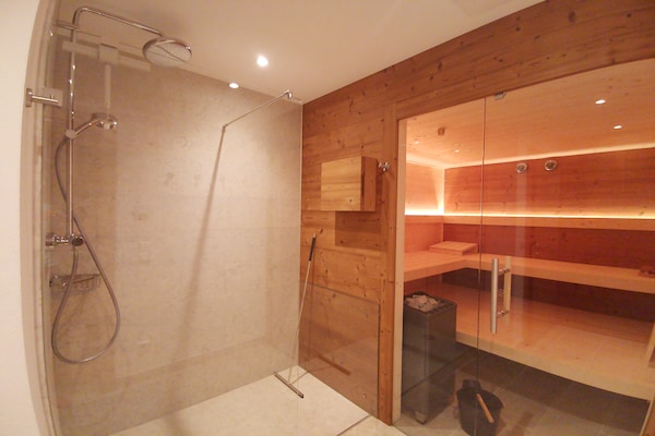 Foto van Premium chalet in Tauplitz met sauna en zwembad - Vakantiehuis in Bad Mitterndorf - Wellness
