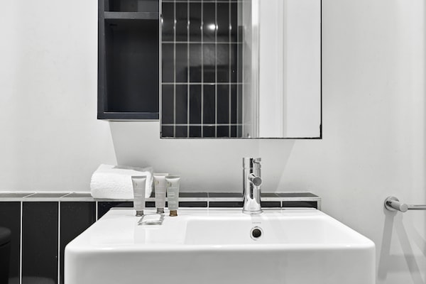 Foto van 1-slaapkamerappartement in Docklands | Loopafstand van Marvel Stadium + Balkon - Untagged