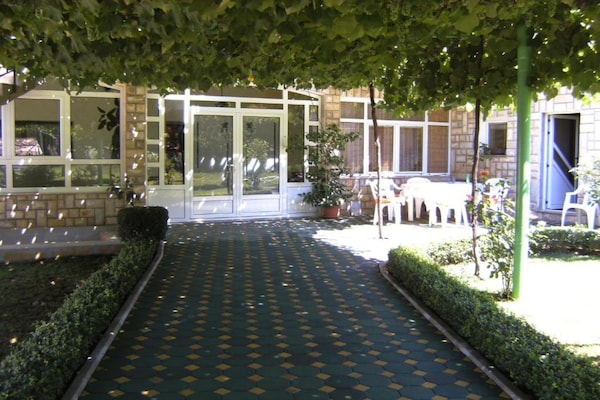 Foto van Triple room with Balcony - Vakantiehuis in Medugorje - Outdoor