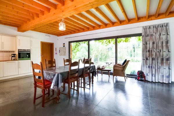 Foto van Natuurhuisje in Florennes - Vakantiehuis in Florennes - DiningRoom