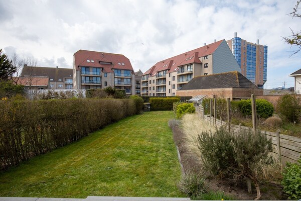 Foto van Leuk vakantiehuis in Oostende bij zee met een terras - GardenSummer