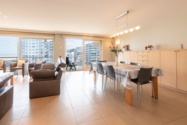 Foto van Appartement in Middelkerke bij Casino - Vakantiehuis in MIDDELKERKE - DiningRoom