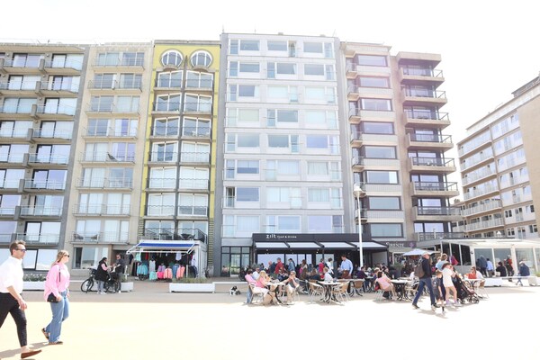 Foto van Appartement voor 4 personen vlakbij het strand - Vakantiehuis in Nieuwpoort - ExteriorSummer