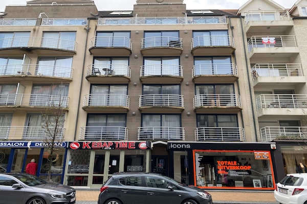 Foto van Appartement in Nieuwpoort bij Strand - Vakantiehuis in Nieuwpoort - ExteriorSummer
