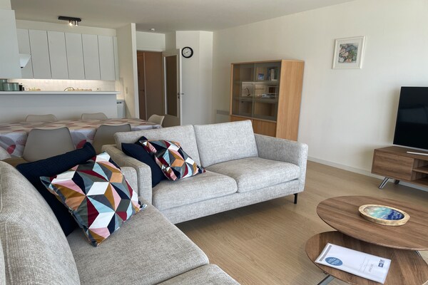 Foto van Appartement in Nieuwpoort met Zeezicht - Vakantiehuis in Nieuwpoort - LivingRoom