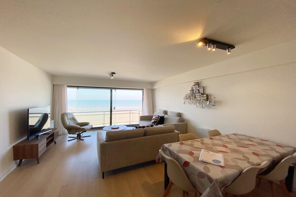 Foto van Appartement in Nieuwpoort met Zeezicht - Vakantiehuis in Nieuwpoort - DiningRoom