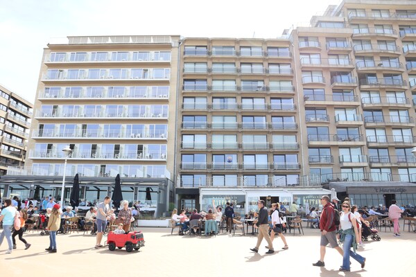 Foto van Appartement in Nieuwpoort met Zeezicht - Vakantiehuis in Nieuwpoort - ExteriorSummer