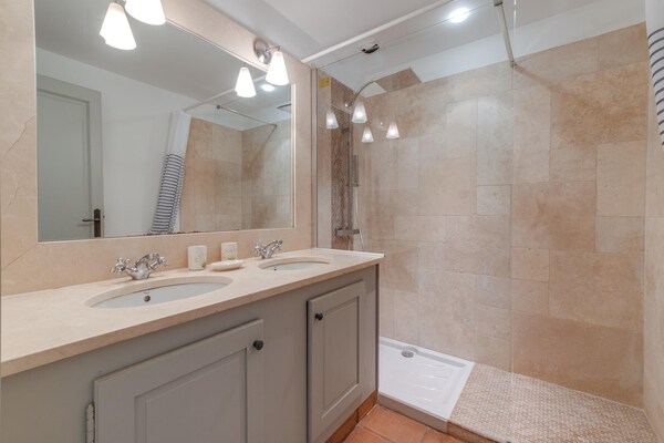 Foto van Exclusieve gezinswoning in La Motte - Vakantiehuis in La Motte - BathRoom