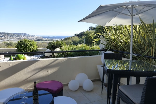 Foto van Appartement in Cannes met zeezicht - Vakantiehuis in Mandelieu-la-Napoule - TerraceBalcony