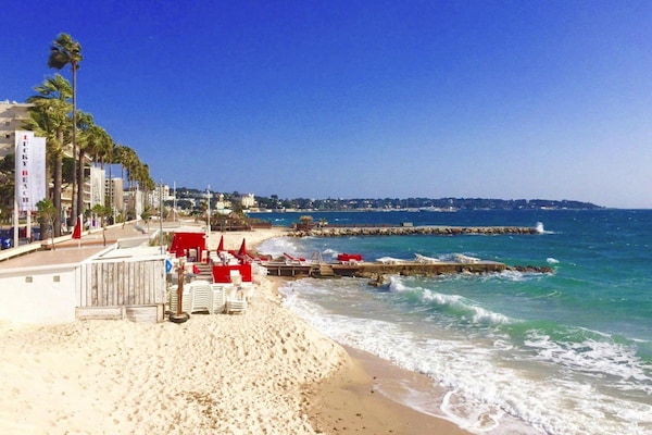 Foto van Appartement in Cannes met zeezicht - Vakantiehuis in Mandelieu-la-Napoule - AreaSummer5KM
