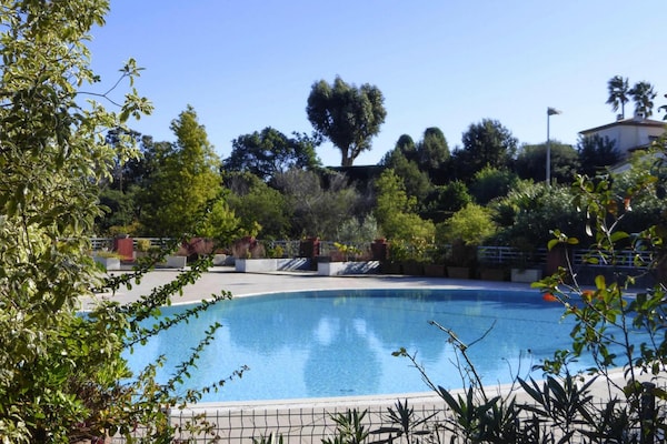 Foto van Appartement in Cannes met zeezicht - Vakantiehuis in Mandelieu-la-Napoule - PoolOfHouse