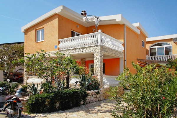 Foto van Appartement op Vir bij het strand - Vakantiehuis in Vir - ExteriorSummer