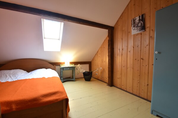 Foto van vakantiehuis met tuin gelegen in een rustig - Vakantiehuis in Zlata Olesnice - BedRoom