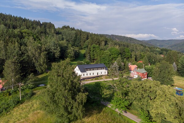 Foto van Villa in Desná bij Skigebieden - Vakantiehuis in Desná - Outdoor