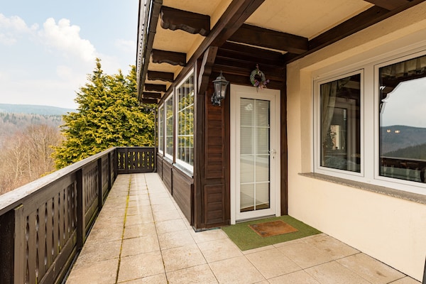 Foto van Panoramisch toevluchtsoord in Thüringen - Vakantiehuis in Unterschönau - TerraceBalcony