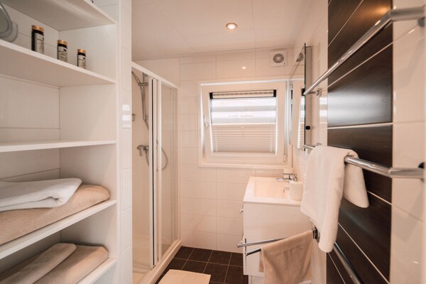 Foto van 1-slaapkamer woonboot - Vakantiehuis in Bitterfeld-Wolfen - Untagged