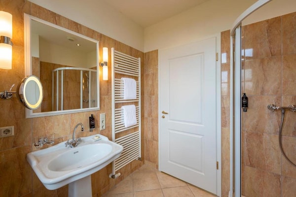 Foto van Schwielowsee Hotel Standaard tweepersoonskamer - Vakantiehuis in Werder - BathRoom