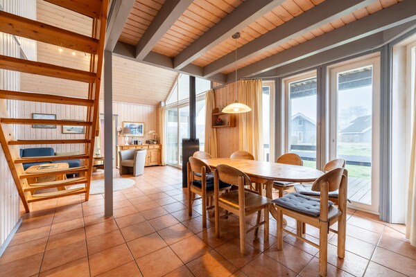 Foto van geweldig vakantiehuis voor gezinnen - Vakantiehuis in Rechlin - DiningRoom