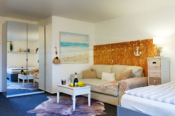 Foto van Comfortabel vakantieverblijf - Vakantiehuis in Wiek - LivingRoom