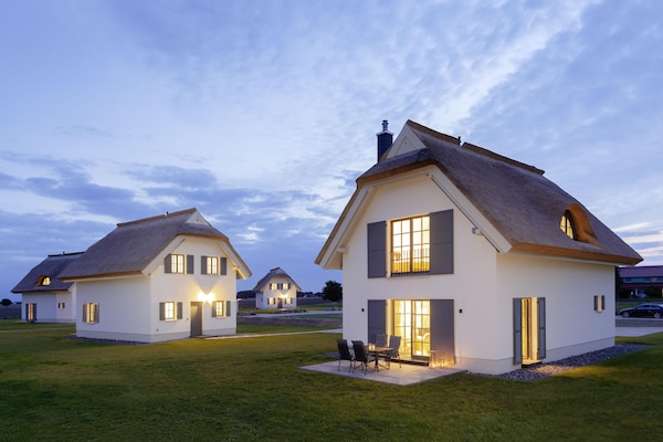 Foto van Rieten dakhuis in Dranske - Vakantiehuis in Dranske - ExteriorSummer