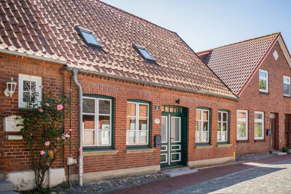Foto van Shell, in het mooiste steegje van Burg - Vakantiehuis in Burg auf Fehmarn - Untagged