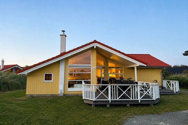 Foto van Spa-cottage met hellend terras - Vakantiehuis in Großenbrode - ExteriorSummer