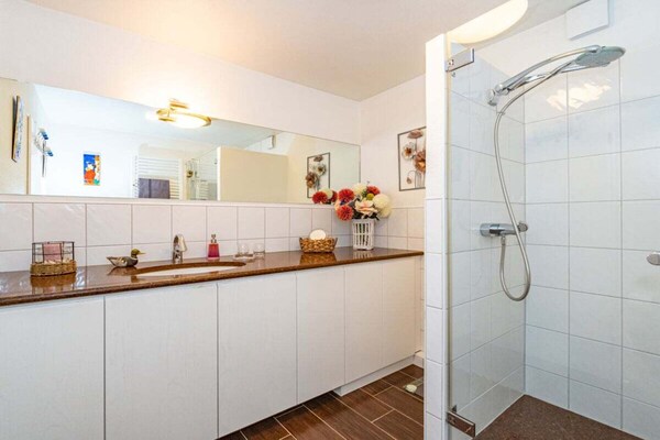 Foto van Vakantiehuis in Archsum met zwembad - Vakantiehuis in Archsum - BathRoom