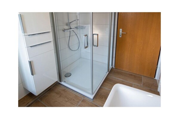 Foto van Vakantiewoning Mali Comfortabele vakantiewoning - Vakantiehuis in Norddeich - BathRoom