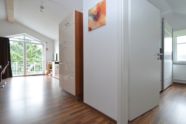 Foto van 2 aparte appartementen met balkon aan de skipiste - Vakantiehuis in Willingen - Landing